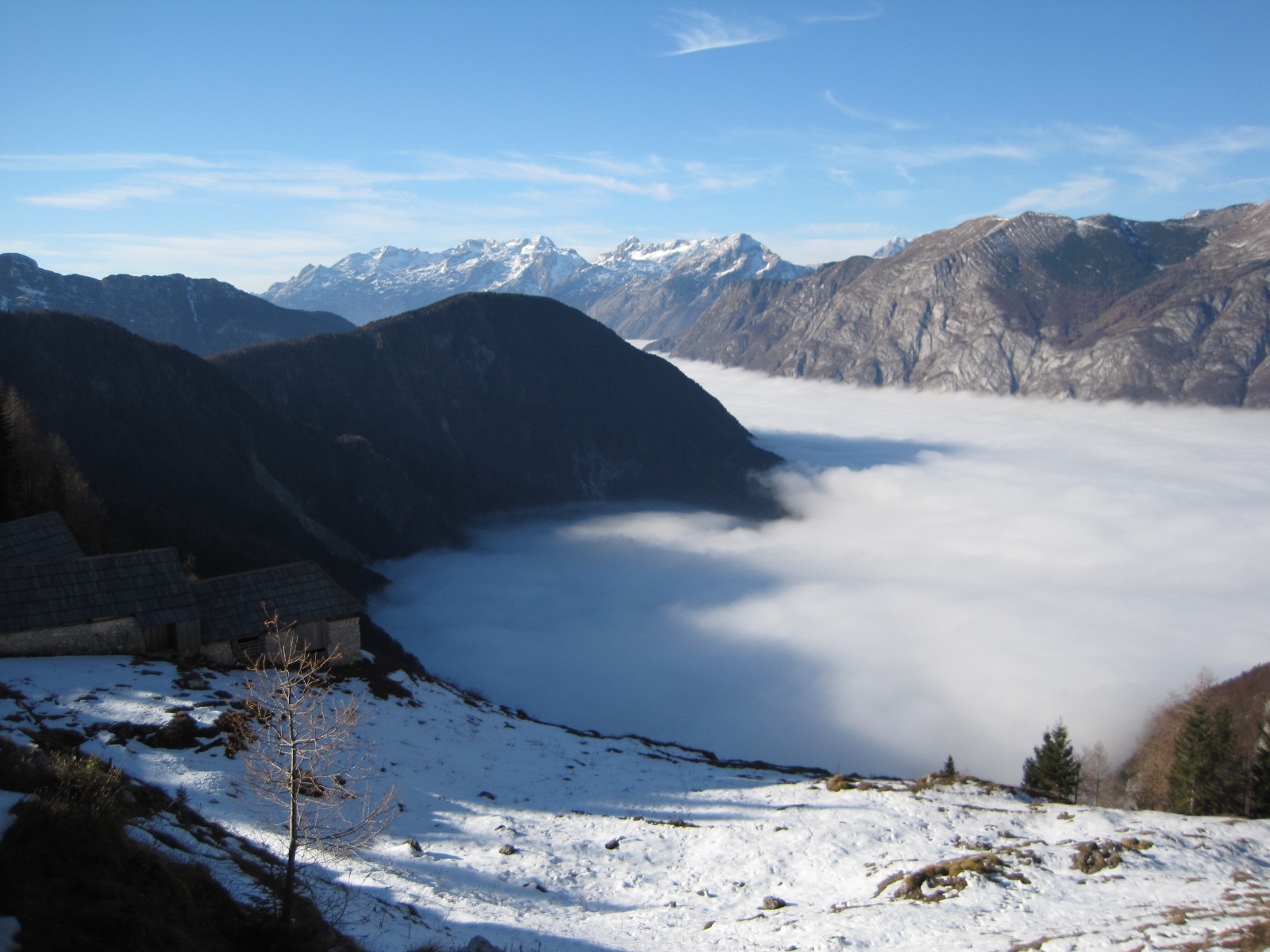 hidden valley beneath green peak 02