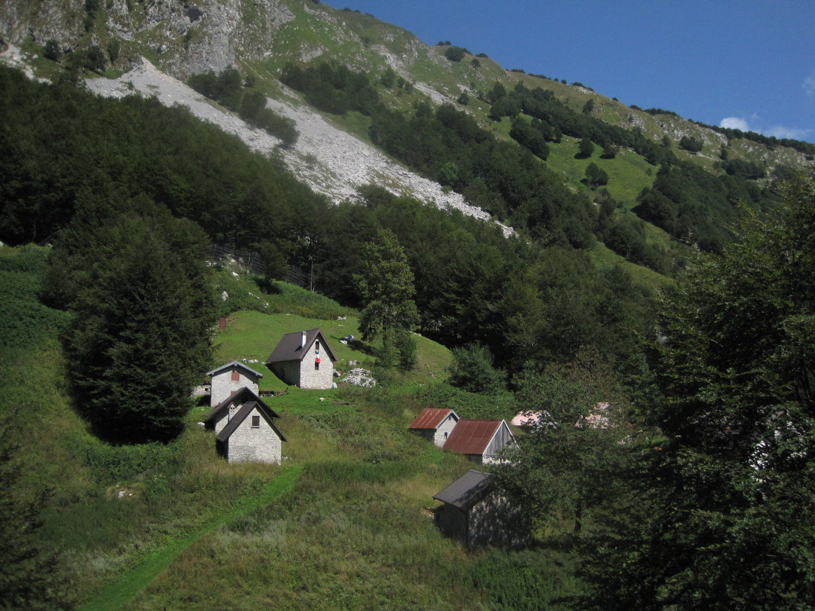 Magical Ridge above the Resia Valley resia valley ridge hike julian alps 11